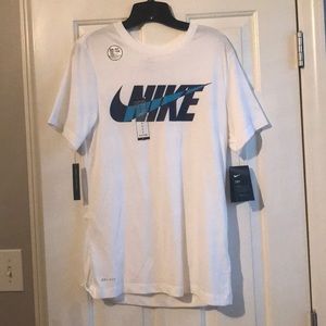 White nike tee